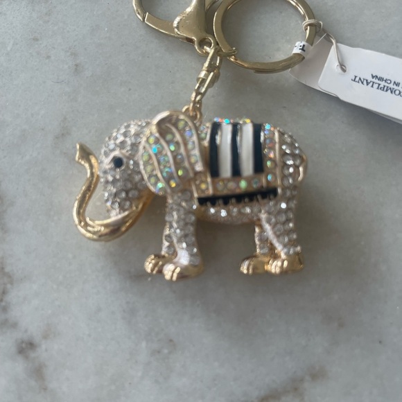 ELEPHANT ENCRUSTED CRYSTAL BAG CHARM AND KEY CHAIN! New - Picture 3 of 3